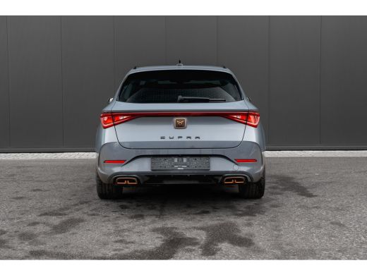 CUPRA Leon Sportstourer 1.4 e-Hybrid 245 PK VZ Performance Panoramadak | Achteruitrijcamera | Adaptive cruise control | D... ActivLease financial lease