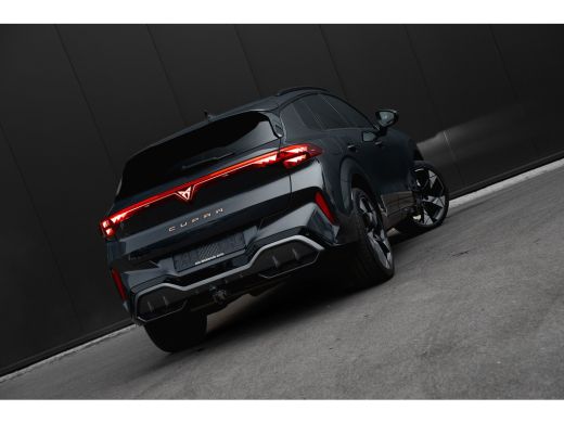 CUPRA Terramar 1.5 TSI e-Hybrid 272pk VZ Performance | Garantie t/m 2030 | Panoramadak | Stoelen Elektrisch | 36... ActivLease financial lease