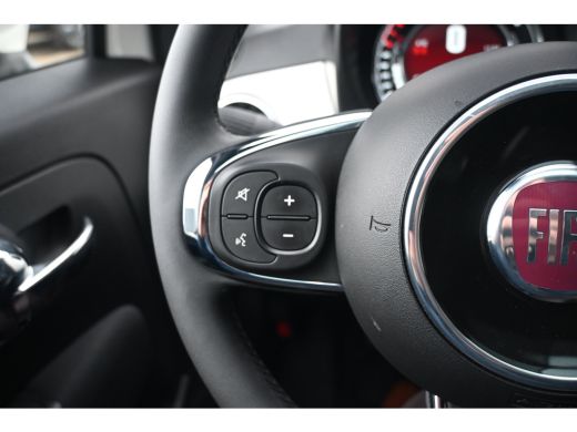 Fiat 500 1.0 Hybrid Dolcevita | Navigatie | Panoramadak | Climate Control | Parkeersensoren | Cruise Contr... ActivLease financial lease