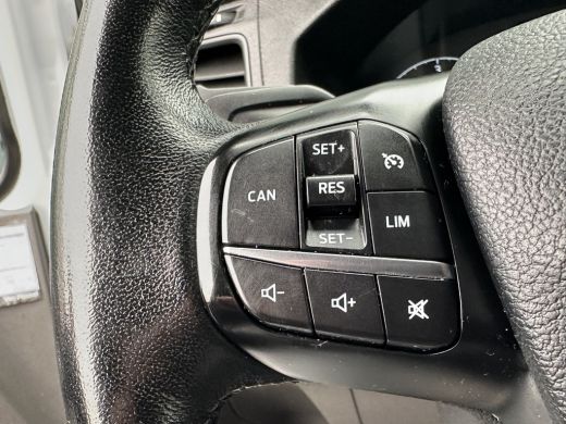 Ford Transit Custom 2.0 TDCI / L1H1 / 1e EIG. / 2.500 KG AHG / CAMERA / TREKHAAK / CRUISE / AIRCO / NAVI / STOELVERW. ActivLease financial lease