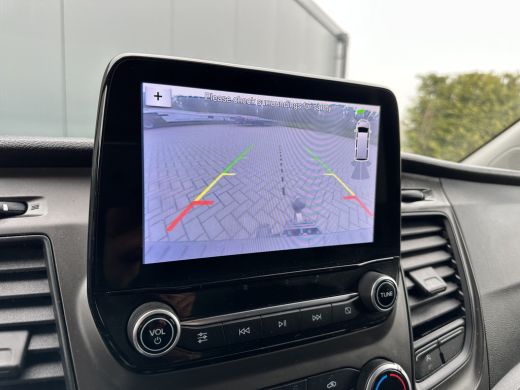 Ford Transit Custom 2.0 TDCI / L1H1 / 1e EIG. / 2.500 KG AHG / CAMERA / TREKHAAK / CRUISE / AIRCO / NAVI / STOELVERW. ActivLease financial lease