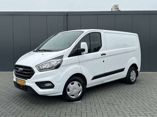 Ford Transit Custom 2.0 TDCI / L1H1 / 1e EIG. / 2.500 KG AHG / CAMERA / TREKHAAK / CRUISE / AIRCO / NAVI / STOELVERW. ActivLease financial lease