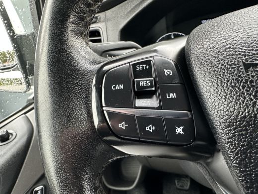 Ford Transit Custom 2.0 TDCI / L2H1 / DUBBEL CABINE / 1e EIG. / TREKHAAK / IMPERIAAL / CAMERA / CRUISE / 6 PERSOONS ActivLease financial lease