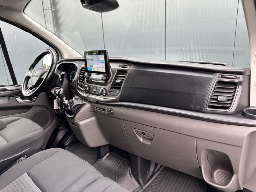 Ford Transit Custom 2.0 TDCI / L2H1 / DUBBEL CABINE / 1e EIG. / TREKHAAK / IMPERIAAL / CAMERA / CRUISE / 6 PERSOONS ActivLease financial lease