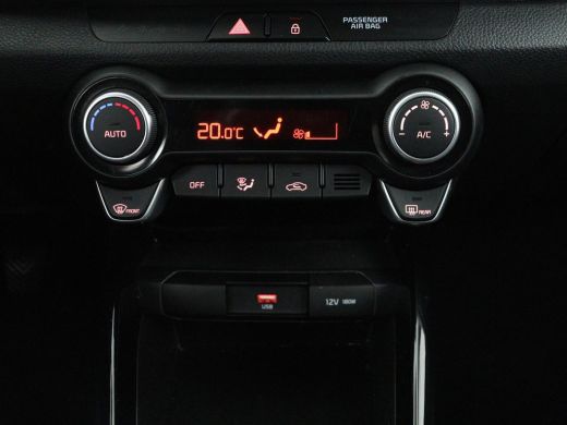 Kia Stonic 1.0 T-GDi MHEV DynamicPlusLine | Adaptive cruise | Carplay | Camera | Keyless | Climate control |... ActivLease financial lease