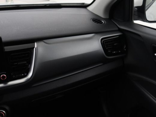 Kia Stonic 1.0 T-GDi MHEV DynamicPlusLine | Adaptive cruise | Carplay | Camera | Keyless | Climate control |... ActivLease financial lease