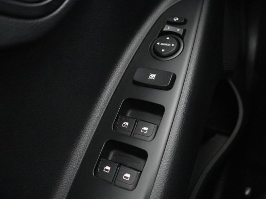 Kia Stonic 1.0 T-GDi MHEV DynamicPlusLine | Adaptive cruise | Carplay | Camera | Keyless | Climate control |... ActivLease financial lease