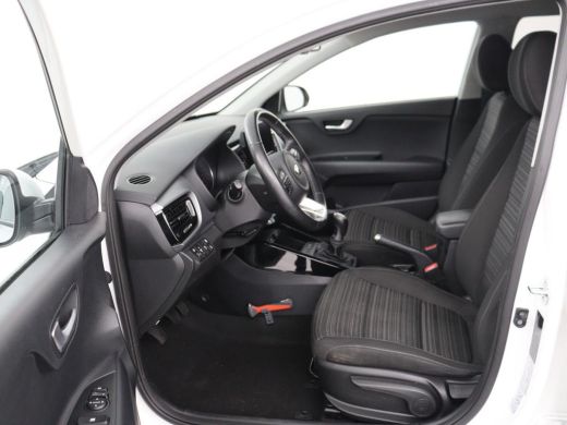 Kia Stonic 1.0 T-GDi MHEV DynamicPlusLine | Adaptive cruise | Carplay | Camera | Keyless | Climate control |... ActivLease financial lease