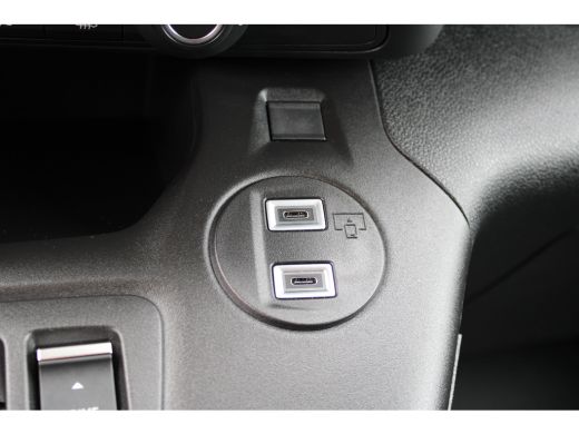 Opel Combo 130 PK AUTOMAAT 3-ZITS | CAMERA + DIGITALE SPIEGEL | LED KOPLAMPEN | 10" SCHERM + DRAADLOOS CARPL... ActivLease financial lease