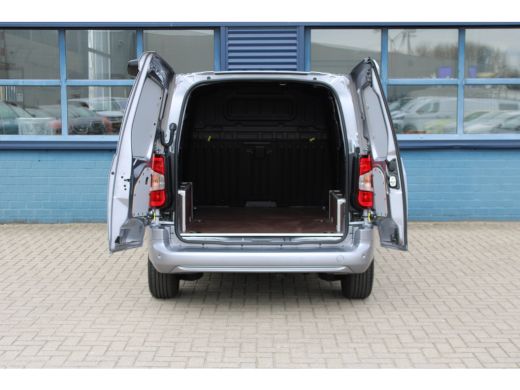 Opel Combo 130 PK AUTOMAAT 3-ZITS | CAMERA + DIGITALE SPIEGEL | LED KOPLAMPEN | 10" SCHERM + DRAADLOOS CARPL... ActivLease financial lease