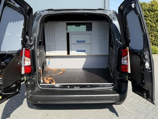 Opel Combo 1.5D 102 PK / L1H1 / 2x SCHUIFDEUR / INRICHTING / 1e EIG. / NAVI / CRUISE / AIRCO / CARPLAY ActivLease financial lease