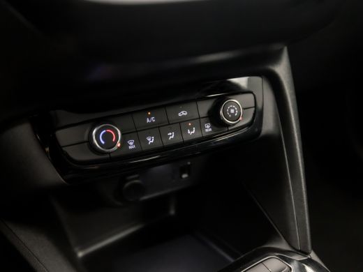 Opel Corsa 1.2 Elegance (APPLE CARPLAY, GROOT NAVI, LEDER, LM VELGEN, SPORTSTOELEN, LED KOPLAMPEN, CRUISE, L... ActivLease financial lease