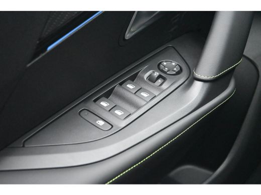 Peugeot 2008 1.2 Hybrid 145 GT Voorraad-Actie! | 8 Jaar Garantie | Achteruitrijcamera | Elektr. Stoel | Stoelv... ActivLease financial lease