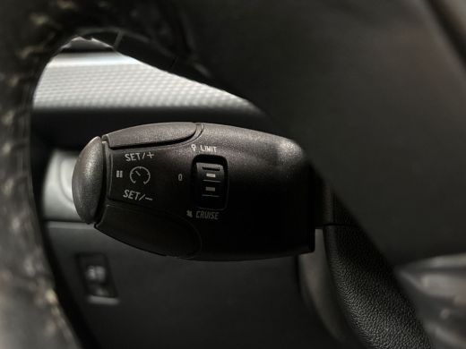 Peugeot 2008 1.2 PureTech Sport (PANORAMADAK, APPLE CARPLAY, NAVIGATIE, LM VELGEN, SPORTSTOELEN, CRUISE, PARKE... ActivLease financial lease