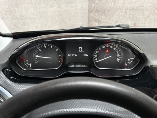 Peugeot 2008 1.2 PureTech Sport (PANORAMADAK, APPLE CARPLAY, NAVIGATIE, LM VELGEN, SPORTSTOELEN, CRUISE, PARKE... ActivLease financial lease