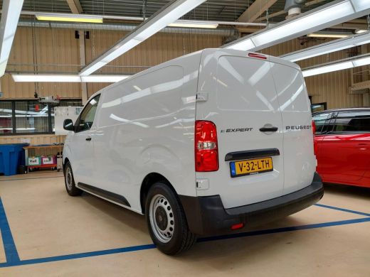 Peugeot e-Expert 75 kWh 8 JAAR GARANTIE | CAMERA | NAVI | BETIMMERING | DRAADLOOS CARPLAY ActivLease financial lease