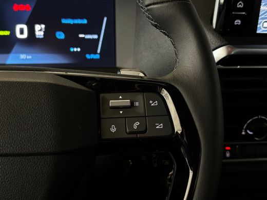 Peugeot e-Traveller Standard 50 kWh STOEL- EN STUURVERWARMING | NAVI | PARKEERCAMERA | CARPLAY | PDC V+A ActivLease financial lease