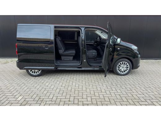 Peugeot e-Traveller Standard 50 kWh 8 persoons STOEL- EN STUURVERWARMING | NAVI | PARKEERCAMERA | CARPLAY | PDC V+A ActivLease financial lease