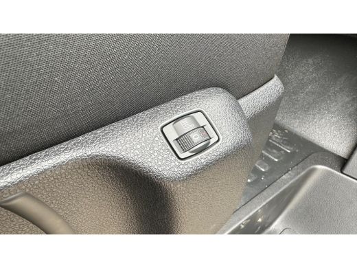 Peugeot e-Traveller Standard 50 kWh 8 persoons STOEL- EN STUURVERWARMING | NAVI | PARKEERCAMERA | CARPLAY | PDC V+A ActivLease financial lease