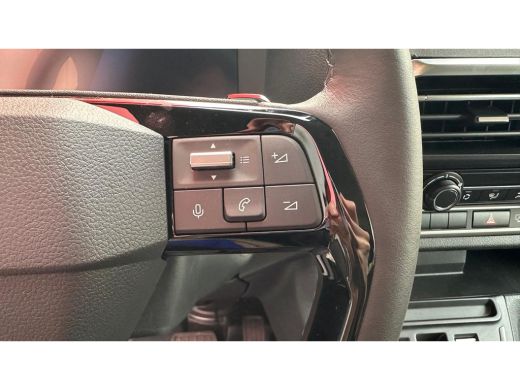 Peugeot e-Traveller Standard 50 kWh 8 persoons STOEL- EN STUURVERWARMING | NAVI | PARKEERCAMERA | CARPLAY | PDC V+A ActivLease financial lease