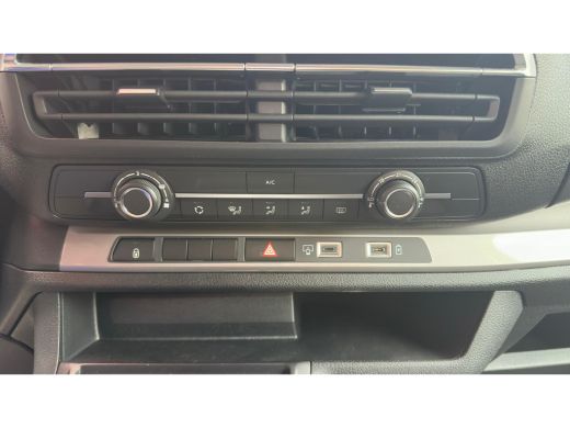 Peugeot e-Traveller Standard 50 kWh 8 persoons STOEL- EN STUURVERWARMING | NAVI | PARKEERCAMERA | CARPLAY | PDC V+A ActivLease financial lease