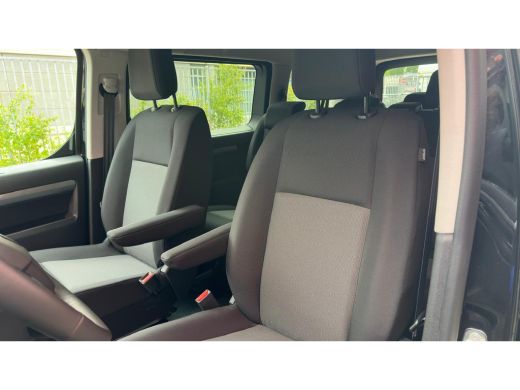 Peugeot e-Traveller Standard 50 kWh 8 persoons STOEL- EN STUURVERWARMING | NAVI | PARKEERCAMERA | CARPLAY | PDC V+A ActivLease financial lease
