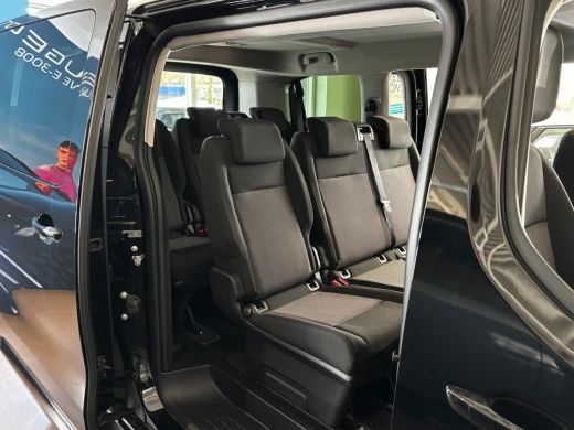 Peugeot e-Traveller Standard 50 kWh STOEL- EN STUURVERWARMING | NAVI | PARKEERCAMERA | CARPLAY | PDC V+A ActivLease financial lease