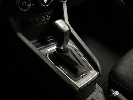 Renault Clio 1.6 E-Tech Hybrid 140 Sport 140Pk Automaat (VIRTUAL COCKPIT, APPLE CARPLAY, GROOT NAVI, CLIMATE, ... ActivLease financial lease