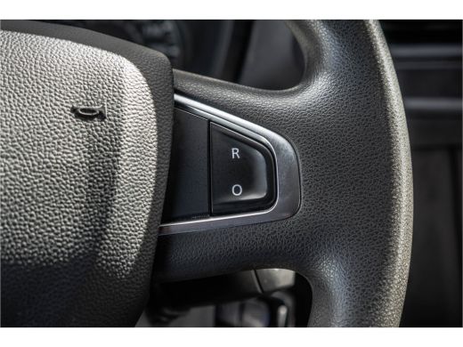 Renault Master 2.3 dCi L1H1 | 135PK | 1ste Eigenaar | Work Edition | Navi | Led | Cruise | Trekhaak ActivLease financial lease