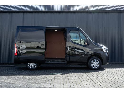 Renault Master 2.3 dCi L1H1 | 135PK | 1ste Eigenaar | Work Edition | Navi | Led | Cruise | Trekhaak ActivLease financial lease