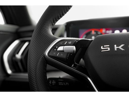 Skoda Kodiaq 1.5 TSI iV 204pk Sportline Business | Panoramadak | Trekhaak | Stoelen Elektrisch | Head-Up | Cat... ActivLease financial lease