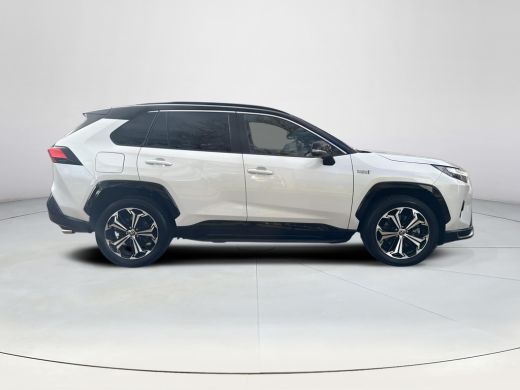 Toyota RAV4 2.5 Plug-in Hybrid AWD Bi-Tone Plus | 06-10141018 Voor meer informatie ActivLease financial lease