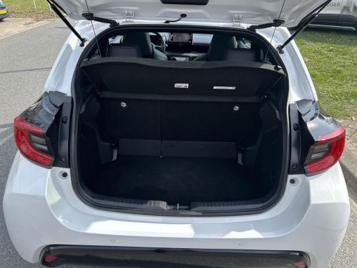 Toyota Yaris 1.5 Hybrid Executive ActivLease financial lease