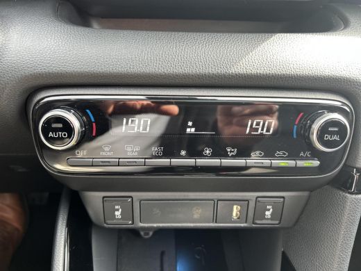 Toyota Yaris 1.5 Hybrid Executive ActivLease financial lease