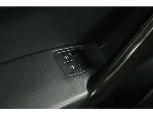 Volkswagen Caddy 2.0 TDI L2 150PK | 6-bak | Airco | Cruise | Camera | Carplay | 2xSchuifdeur | Trekhaak ActivLease financial lease