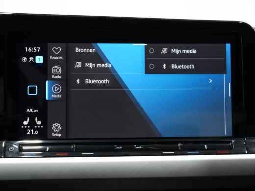 Volkswagen Golf 1.0 TSI 110pk Life Business ErgoActive Massage | Navigatie| Stoelverw. | Keyless 253 ActivLease financial lease