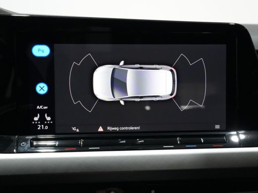 Volkswagen Golf 1.0 TSI 110pk Life Business ErgoActive Massage | Navigatie| Stoelverw. | Keyless 253 ActivLease financial lease