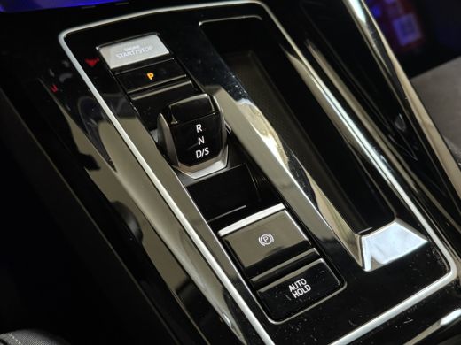 Volkswagen Golf 1.4 eHybrid 204PK DSG STYLE NAVI/CARPLAY/CAMERA**** ActivLease financial lease