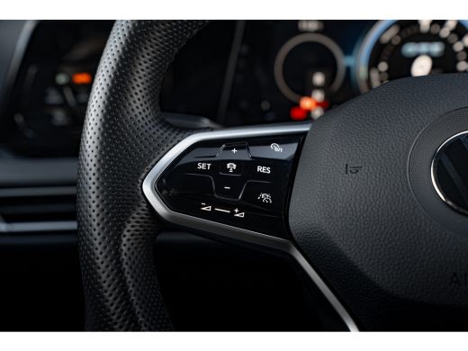 Volkswagen Golf 1.4 eHybrid 245pk GTE | Stoel & Stuurverwarming | Keyless |  LED | Navi by App ActivLease financial lease