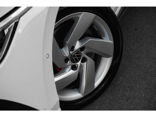 Volkswagen Golf 1.4 eHybrid 245pk GTE | Stoel & Stuurverwarming | Keyless |  LED | Navi by App ActivLease financial lease