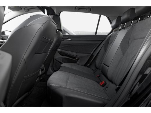 Volkswagen Golf 1.5 eHybrid 204pk Life Edition | Trekhaak | 18" | ErgoActive | Navigatie ActivLease financial lease