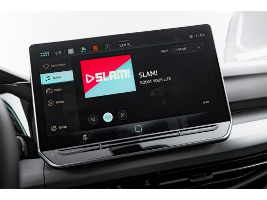 Volkswagen Golf 1.5 eHybrid 204pk Life Edition | Trekhaak | 18" | ErgoActive | Navigatie ActivLease financial lease