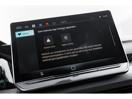 Volkswagen Golf 1.5 eHybrid 204pk Life Edition | Trekhaak | 18" | ErgoActive | Navigatie ActivLease financial lease