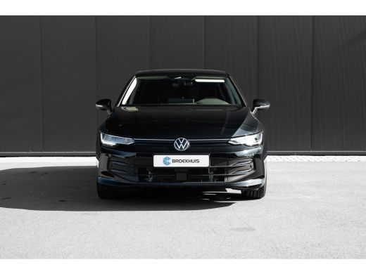 Volkswagen Golf 1.5 eHybrid 204pk Life Edition | Trekhaak | 18" | ErgoActive | Navigatie ActivLease financial lease