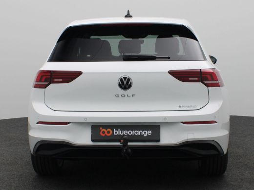 Volkswagen Golf 1.5 eHybrid Life Edition 204PK DSG Trekhaak, Memorystoel, Ergo Active Stoelen, 17" LM Velgen, Key... ActivLease financial lease