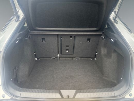 Volkswagen ID.5 Pro 77 kWh 204pk Parkeersensor voor en achter | Adaptive cruise control | Verwarmbare voorstoelen ActivLease financial lease