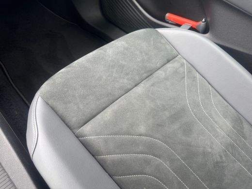 Volkswagen ID.5 Pro 77 kWh 204pk Parkeersensor voor en achter | Adaptive cruise control | Verwarmbare voorstoelen ActivLease financial lease