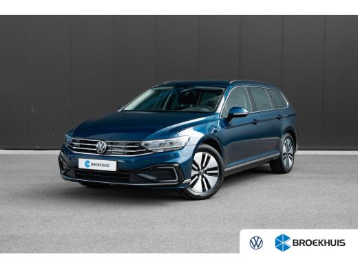 Volkswagen Passat Variant 1.4 TSI PHEV 218pk GTE | Trekhaak | 360 Camera | Stoelverwarming | Navigatie