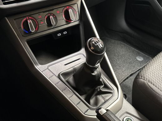 Volkswagen Polo 1.0 Sportline (APPLE CARPLAY, GROOT NAVI, CRUISE, ARMSTEUN, SPORTSTOELEN, BLUETOOTH, NIEUWE APK, ... ActivLease financial lease