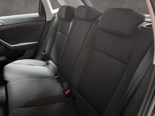 Volkswagen Polo 1.0 Sportline (APPLE CARPLAY, GROOT NAVI, CRUISE, ARMSTEUN, SPORTSTOELEN, BLUETOOTH, NIEUWE APK, ... ActivLease financial lease